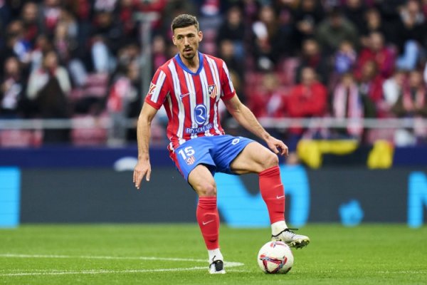 Marca: Lenglet terminates contract with Barcelona to join Atletico Madrid, Barcelona pays part of its salary & players give up part of it